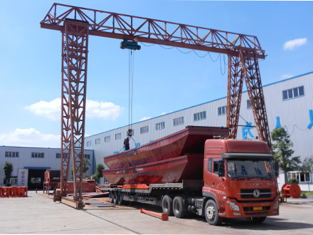 國(guó)內(nèi)采金船裝運(yùn)